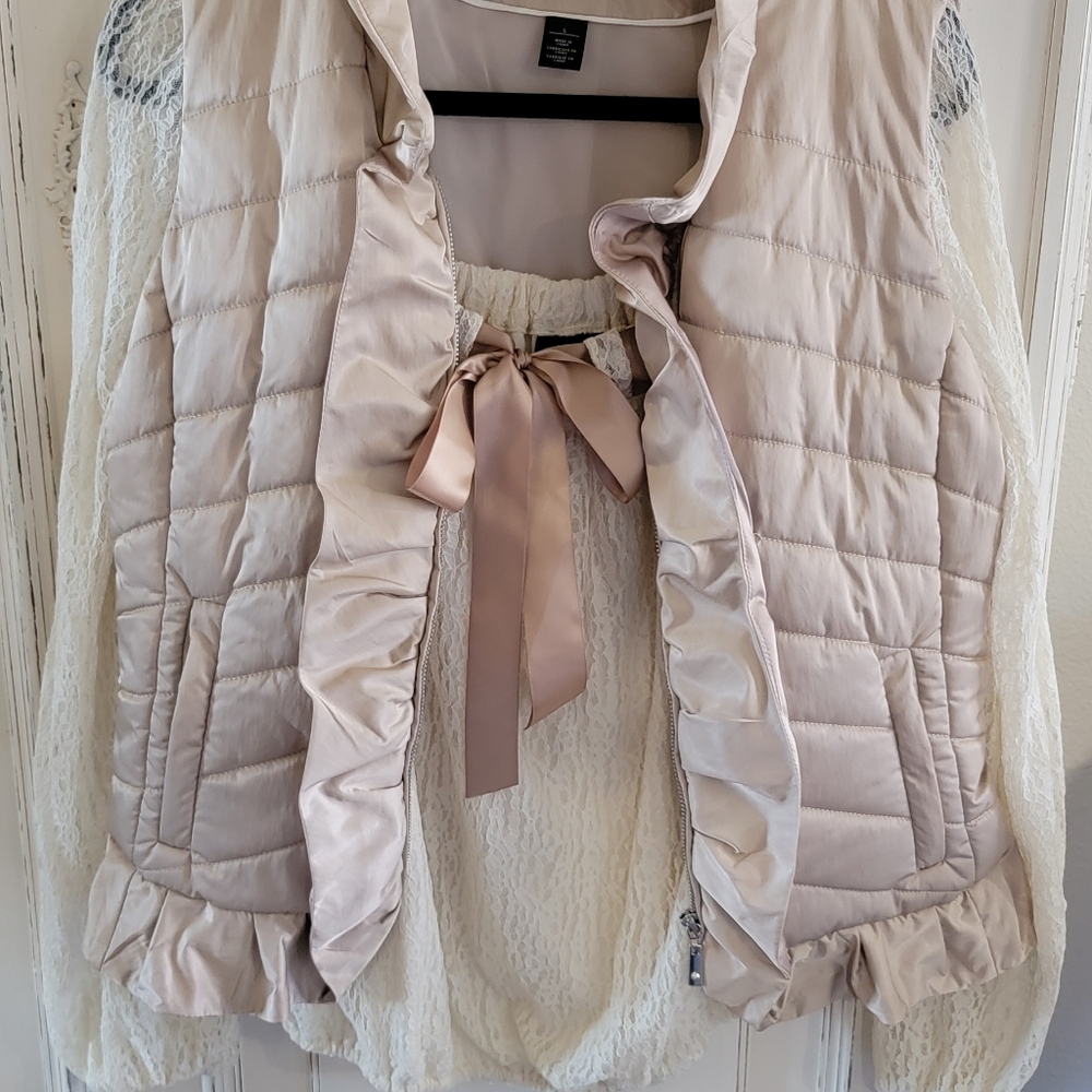 Ruffled Satin-Trim Quilted Vest in Cream